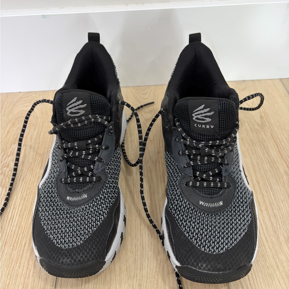 Under Armour Steph Curry Collection Black and Gray Sneakers. Size men’s 8 - Picture 5 of 7